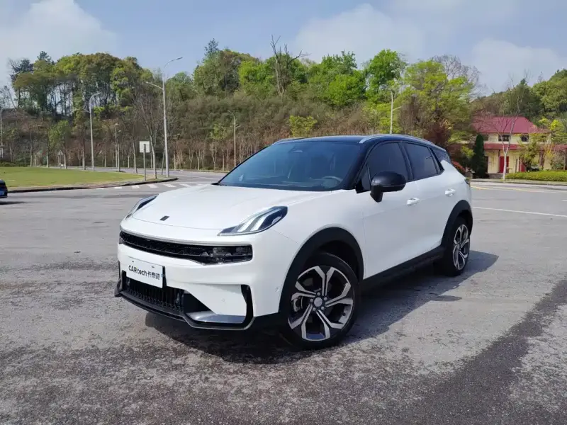 Lynk & Co 06