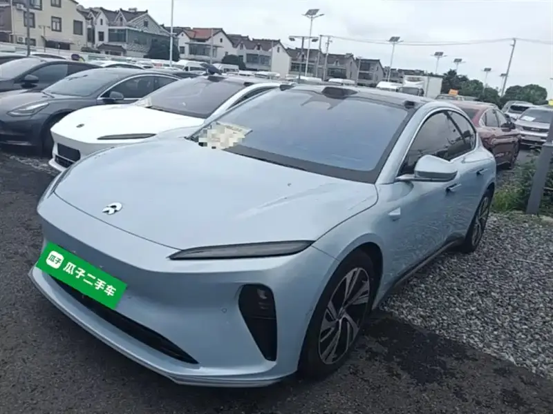 NIO ET5