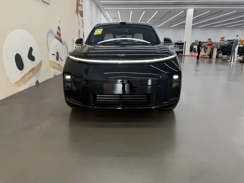 Li Auto L8