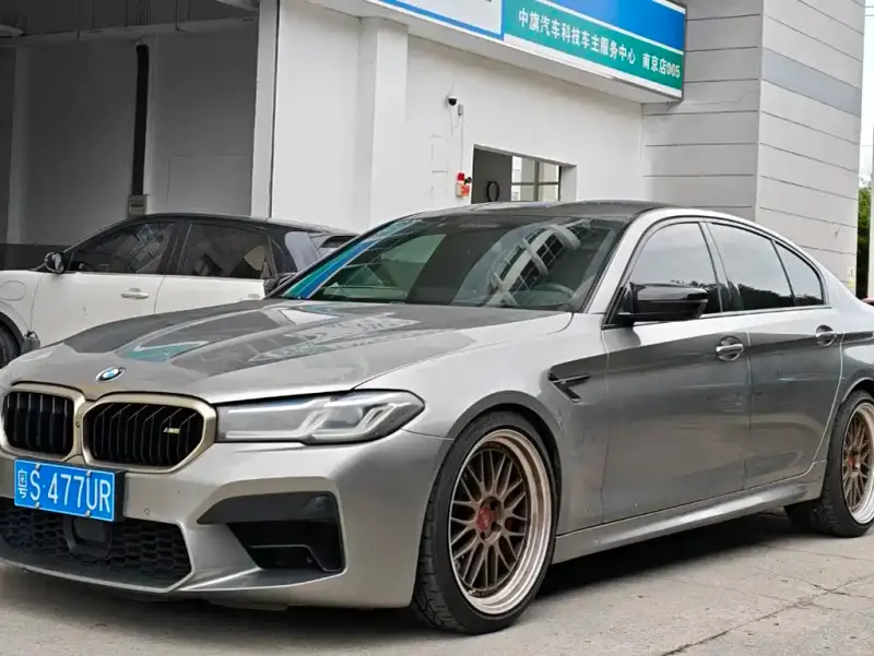BMW M5