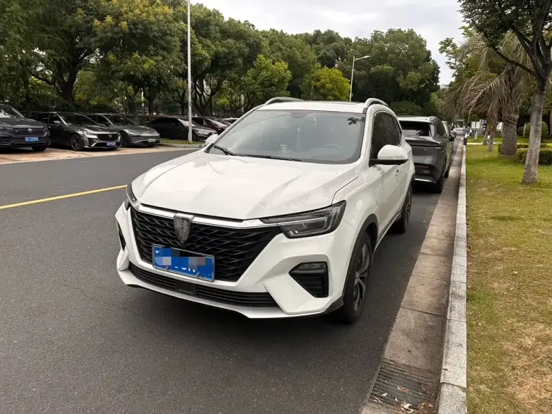Roewe MG HS (RX5)