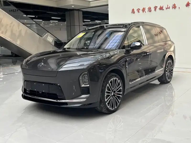 NIO ES8