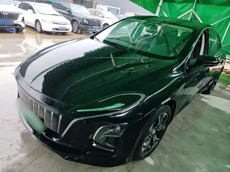 Hongqi E-QM5