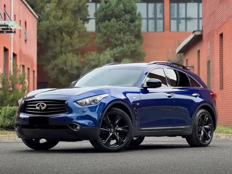 Infiniti QX70