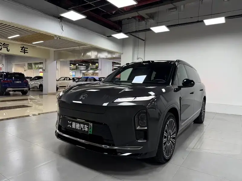 NIO ES8