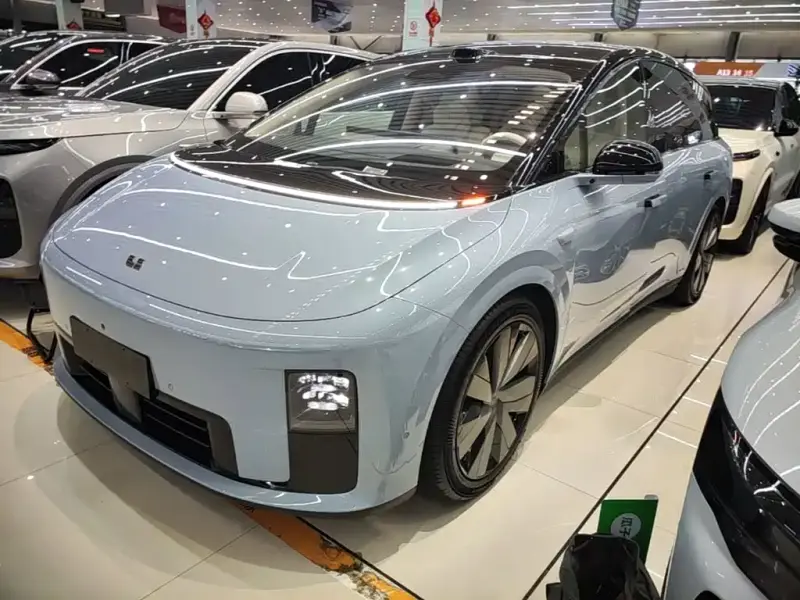 Li Auto i8