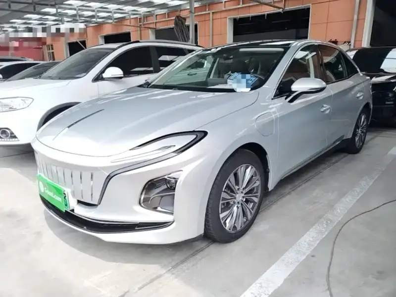 Hongqi E-QM5