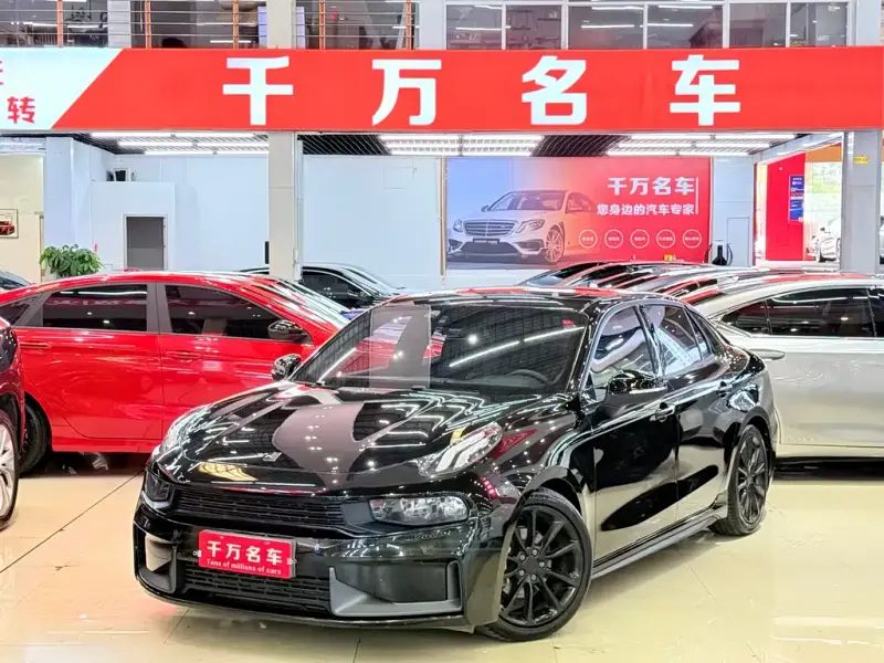 Lynk & Co 03