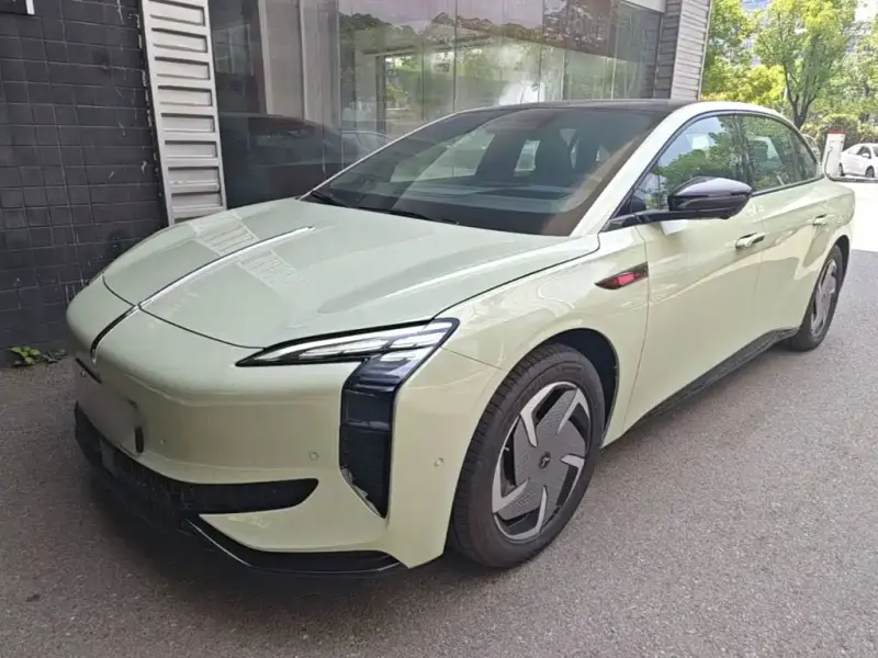Hongqi EH7