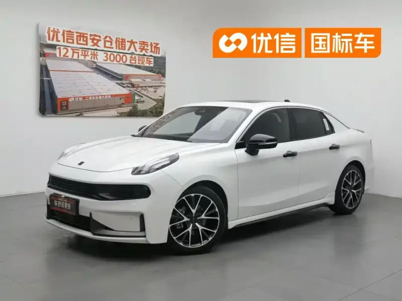 Lynk & Co 03