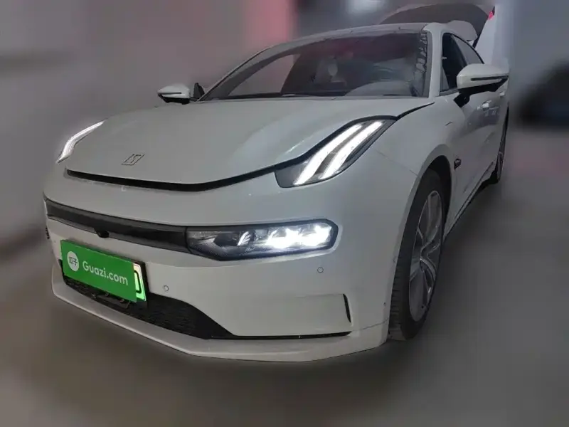 Zeekr 001