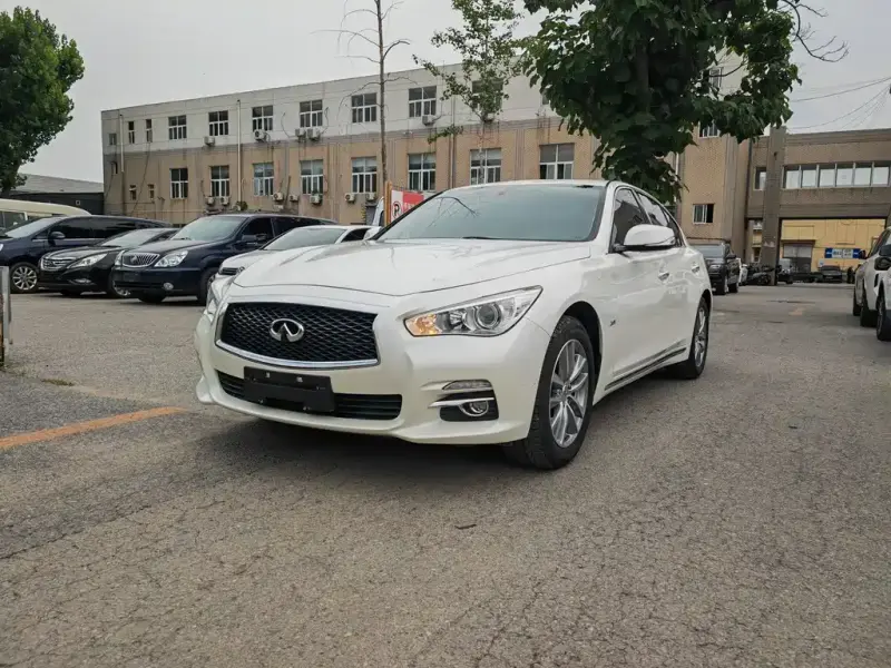 Infiniti Q50L