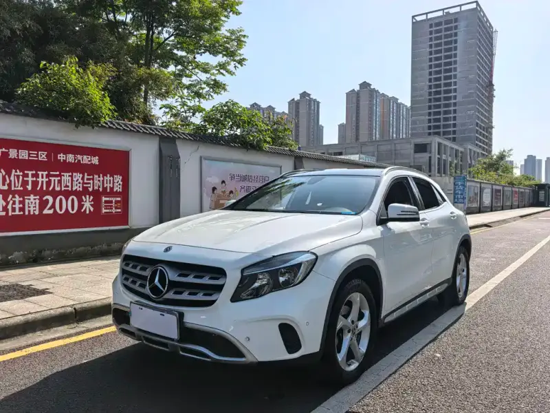 Mercedes-Benz GLA