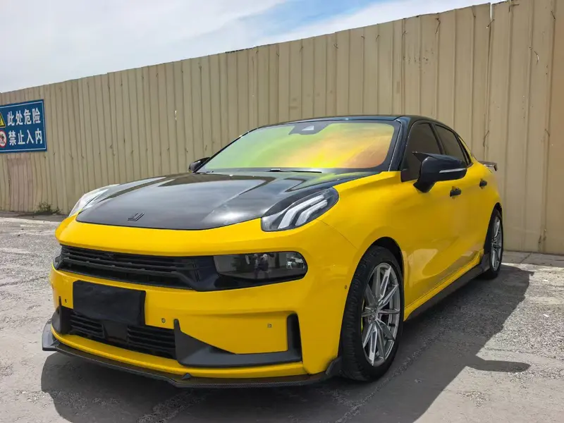 Lynk & Co 03
