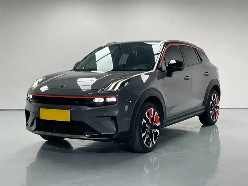 Lynk & Co 06