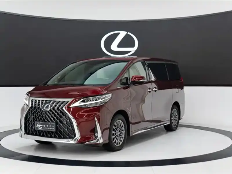 Lexus LM