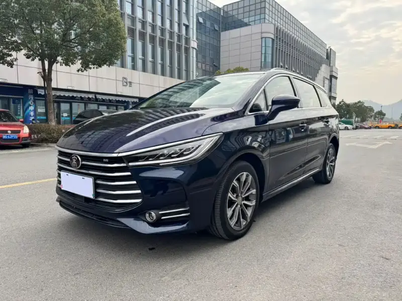 BYD MAX