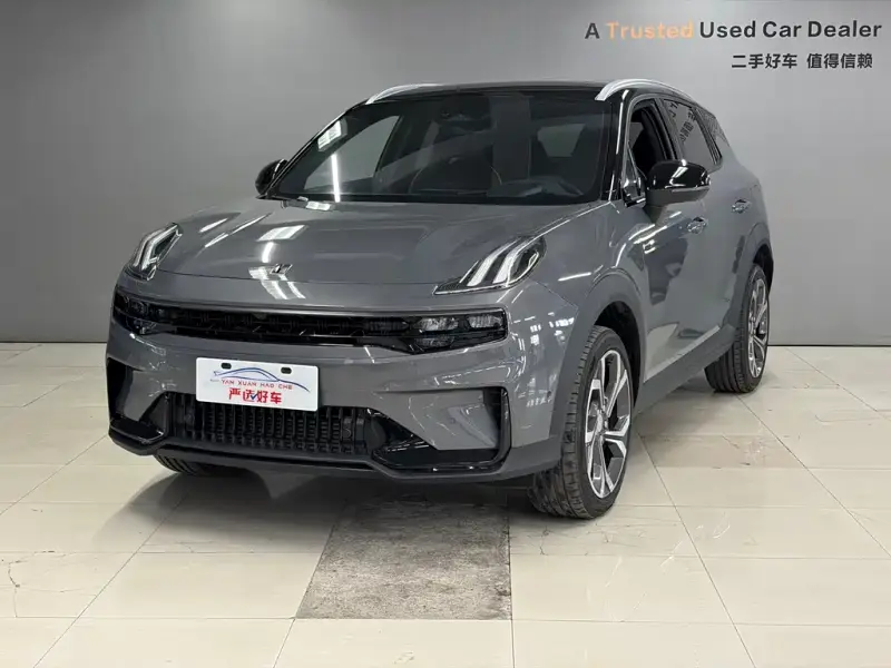 Lynk & Co 06
