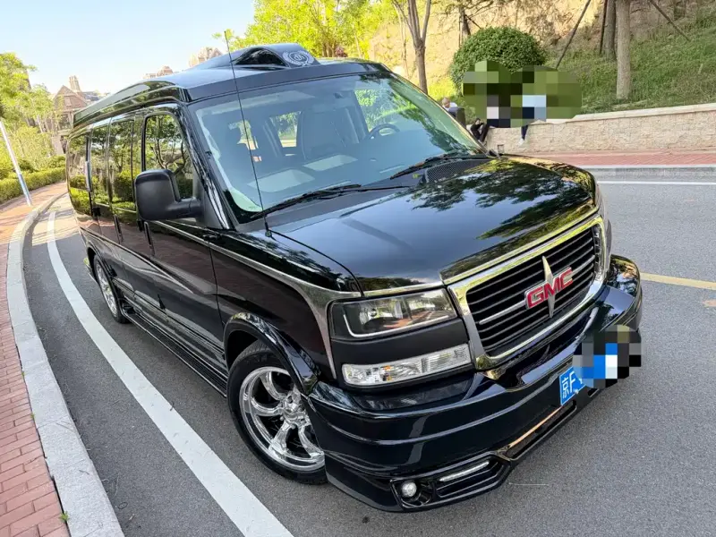 GMC Savana