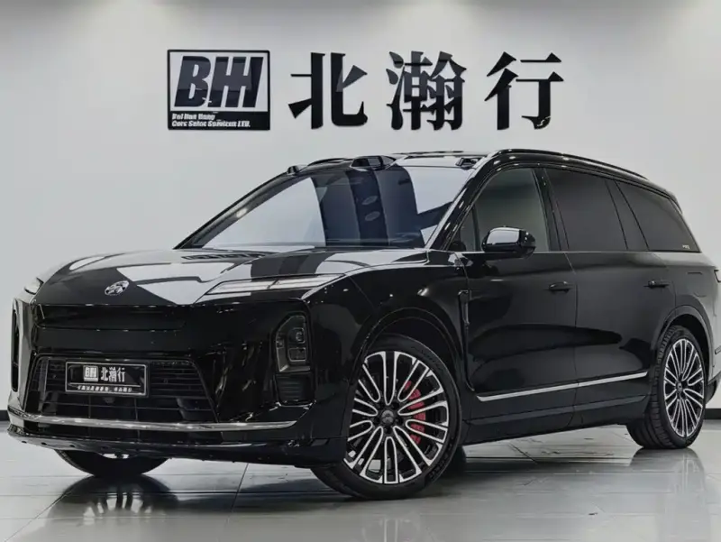 NIO ES8