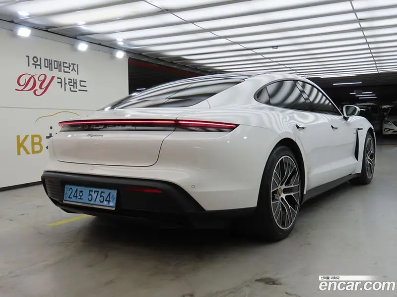 Porsche Taycan