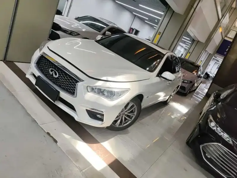 Infiniti Q50L