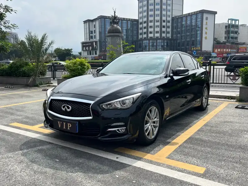 Infiniti Q50L