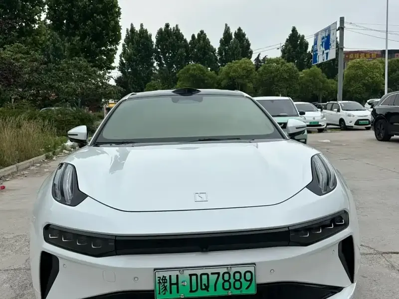 Zeekr 001