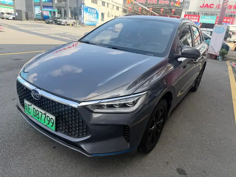 BYD e2