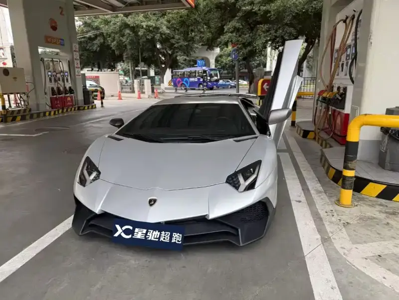 Lamborghini Aventador