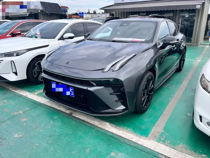 Lynk & Co 03