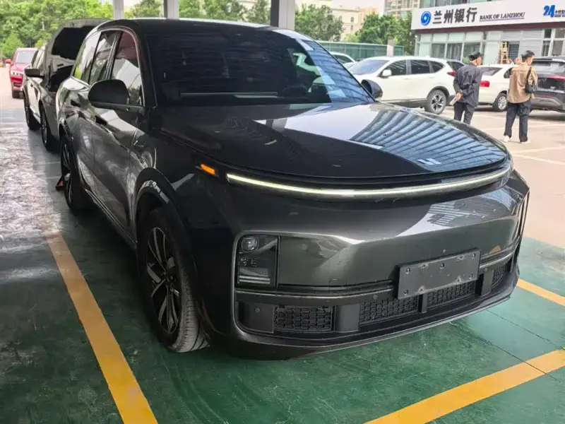 Li Auto L8