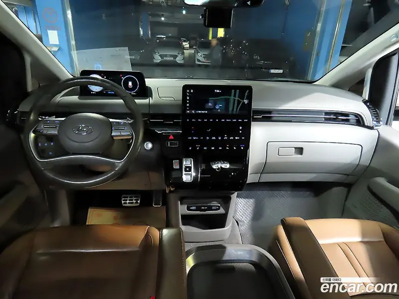 Hyundai Staria