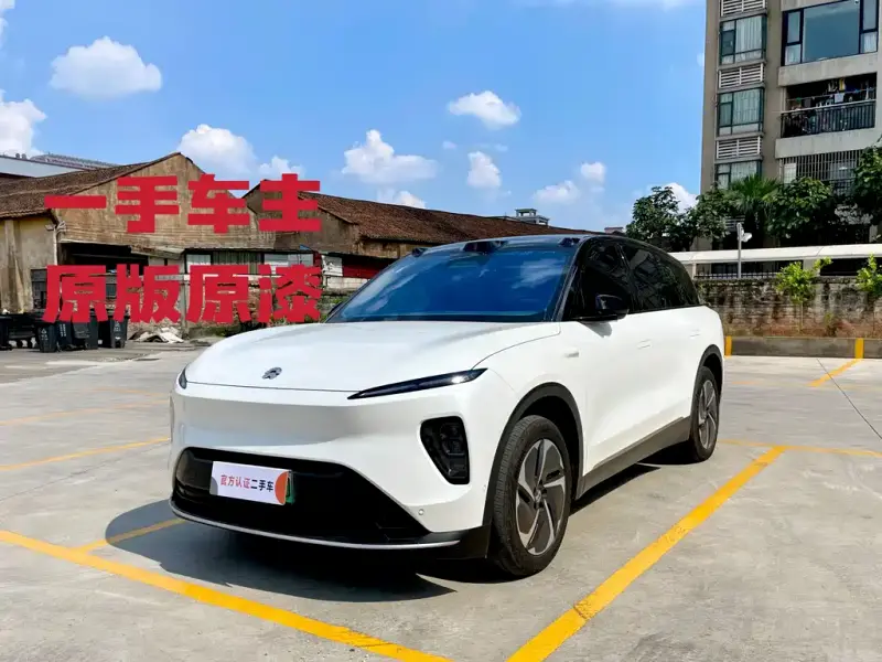 NIO ES8