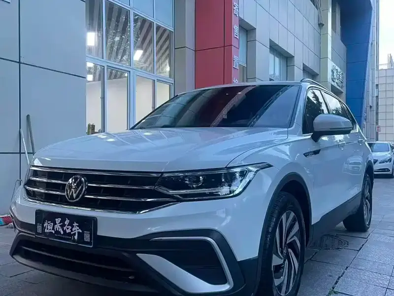 Volkswagen Tiguan L