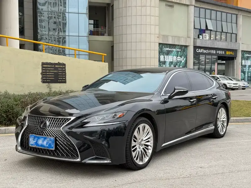 Lexus LS