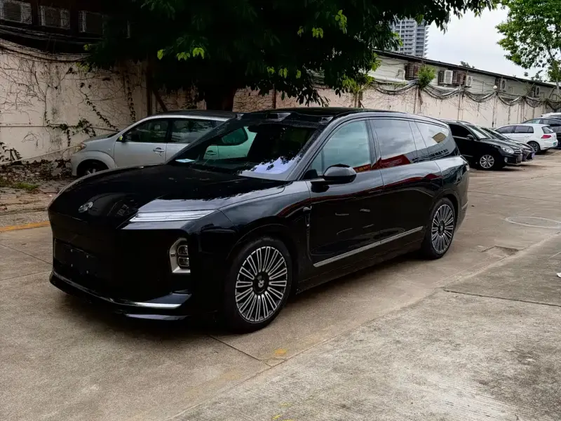 NIO ES8
