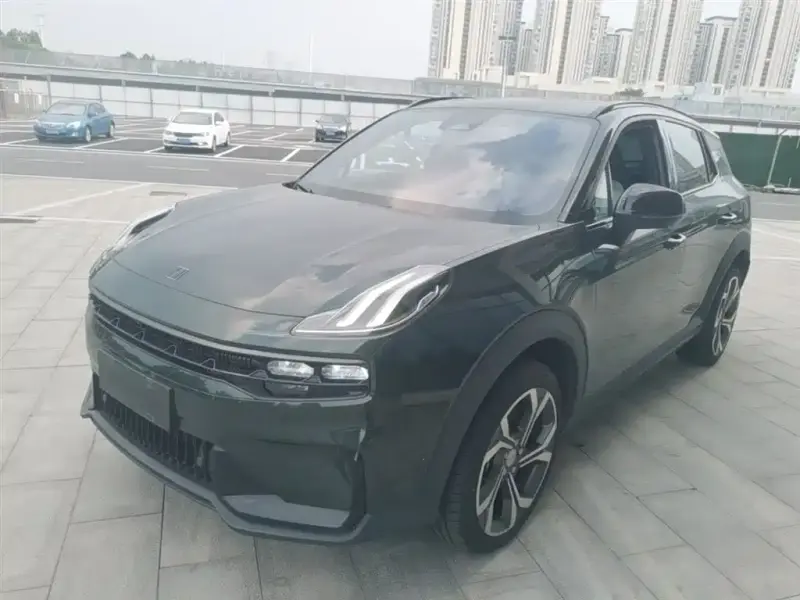 Lynk & Co 06