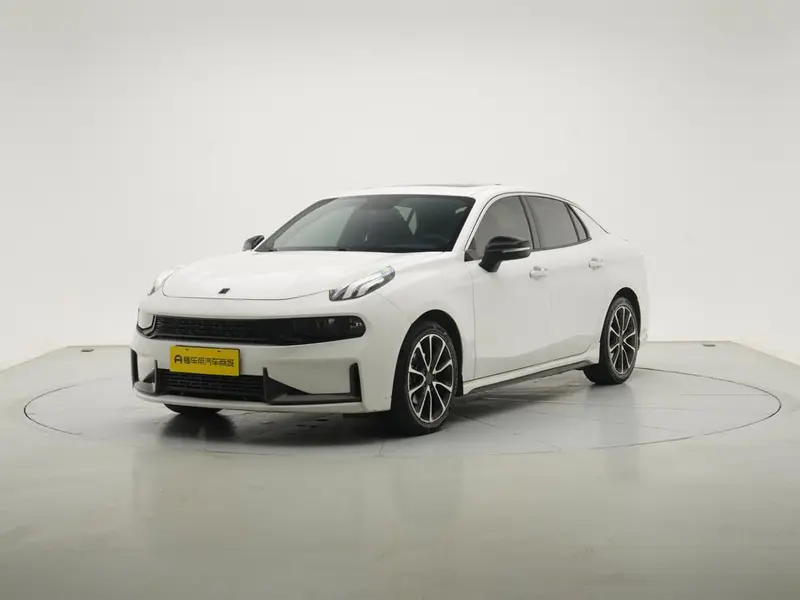 Lynk & Co 03