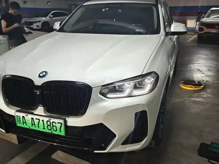 BMW iX3