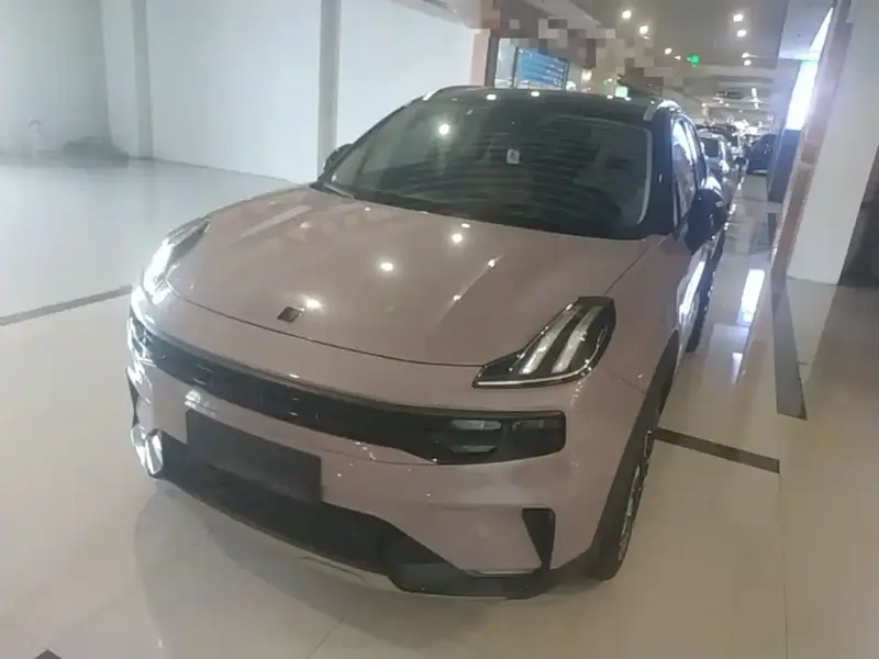 Lynk & Co 06