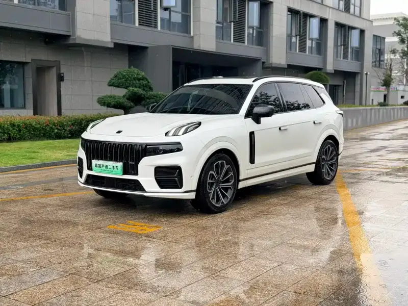 Lynk & Co 09 EM-P