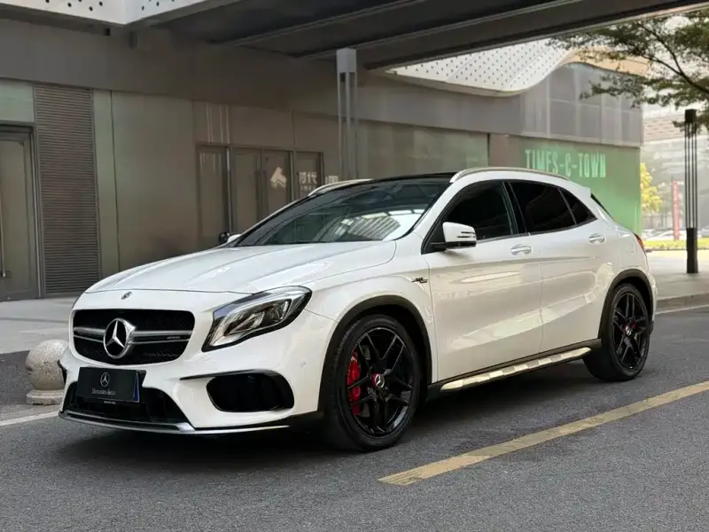Mercedes-Benz GLA AMG