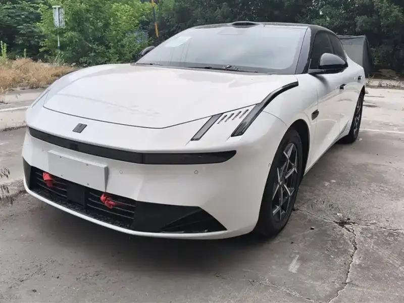 Lynk & Co 10
