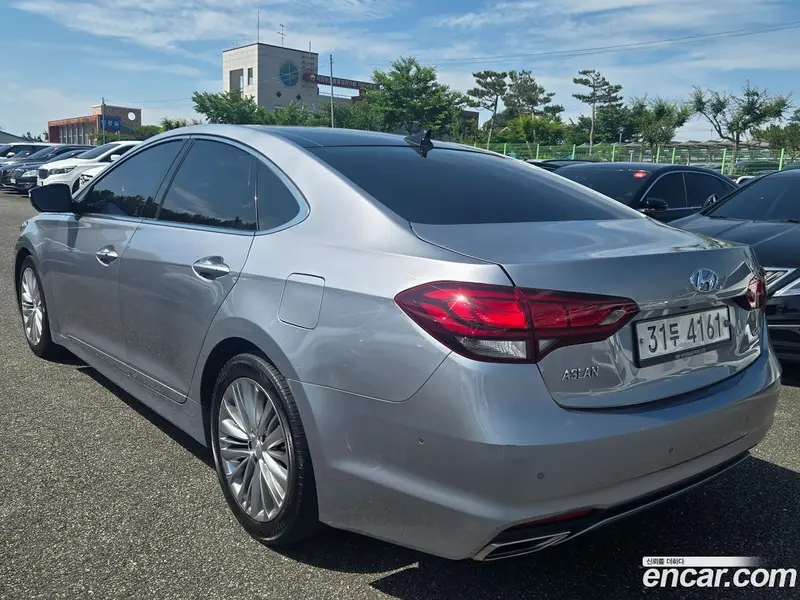 Hyundai Aslan
