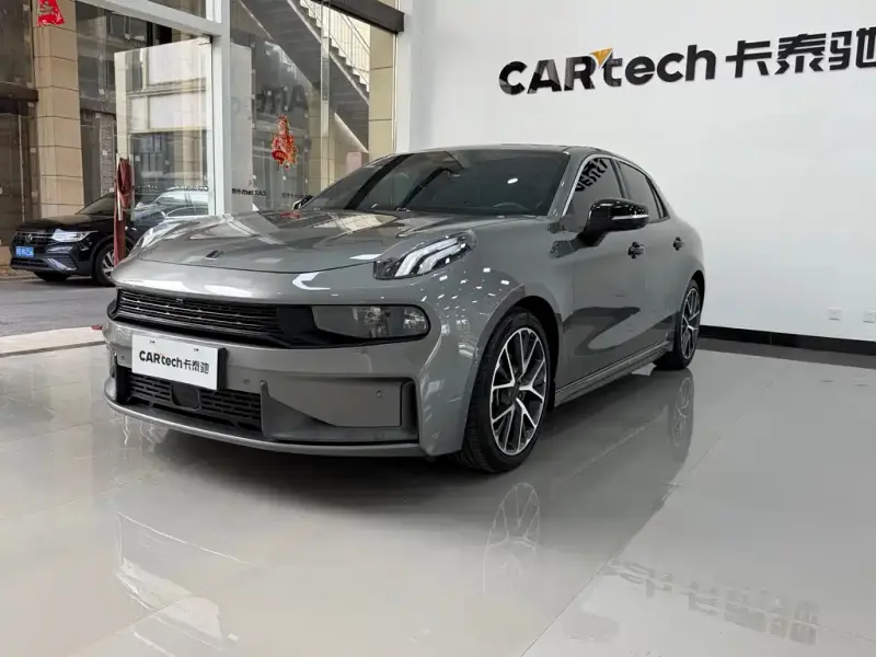 Lynk & Co 03