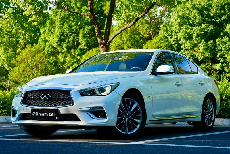Infiniti Q50L