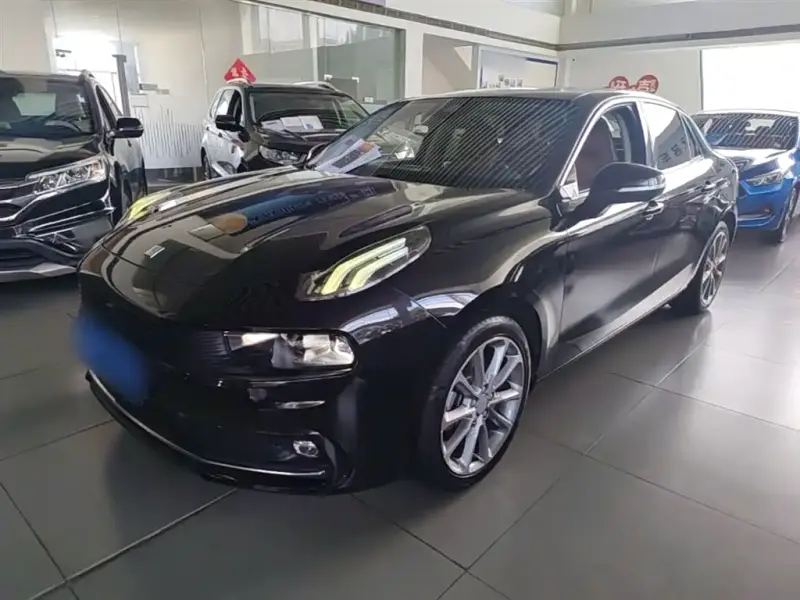Lynk & Co 03