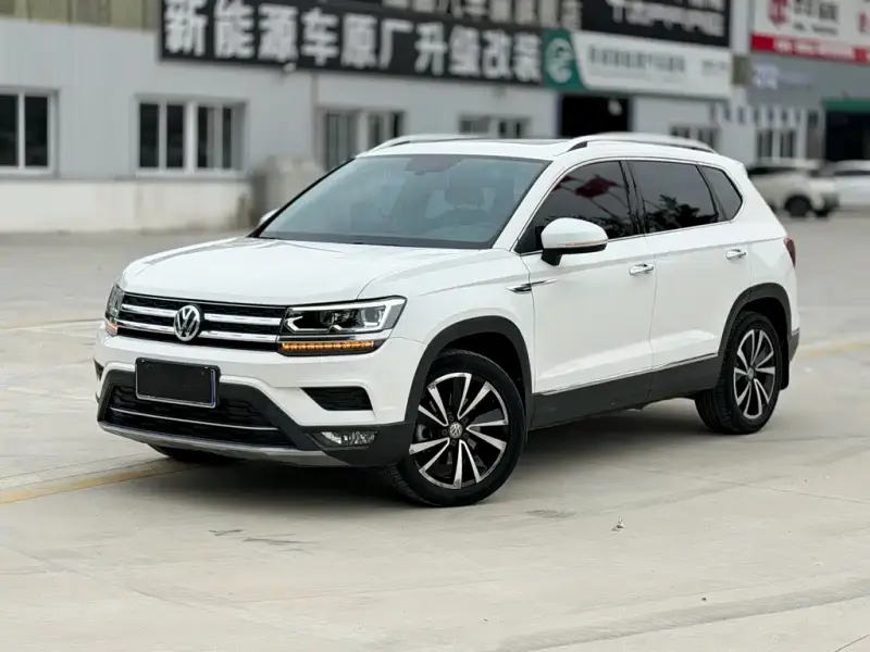 Volkswagen Tharu