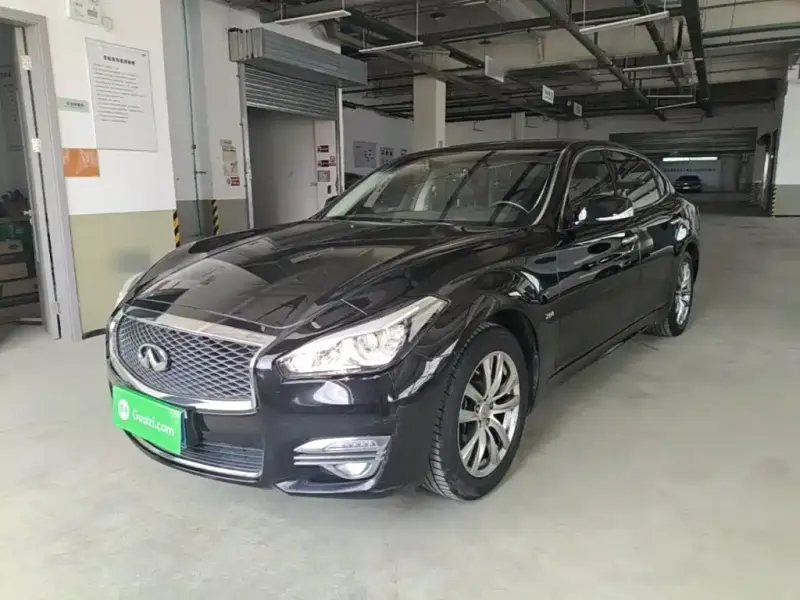 Infiniti Q70